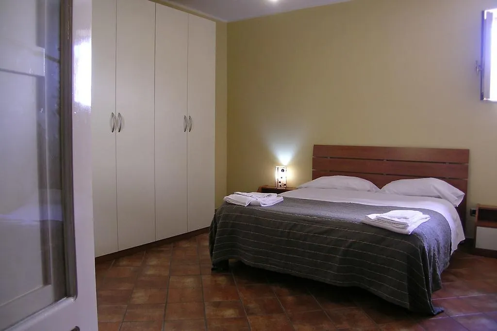 Politi Aparthotel Aeroporto di Catania Fontana Rossa 3*,